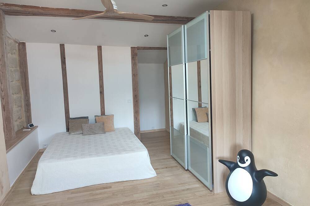 Ganze Wohnung, Le Mas des 2 Tilleuls – Charmantes Apartment nahe Uzès in Saint-Quentin-la-Poterie, Nimes und Umgebung
