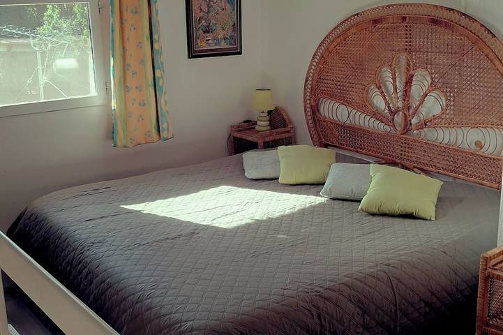 Ganze Wohnung, Beau 3 pièces en rez-de-jardin, climatisé, parking privé - St Paul-de-Vence in Saint-Paul-de-Vence, Mittelmeerküste (Frankreich)