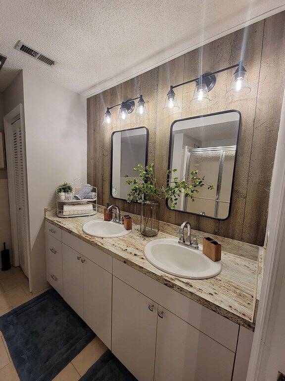 Vacation house for 8 people, with yard, with pets in Lake Lure