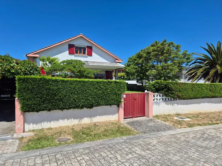 Holiday apartment for 8 people, with terrace and view as well as garden - 1