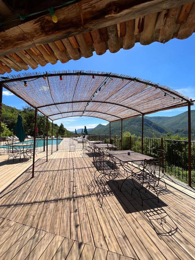 Gîte pour 2 personnes, avec Terrasse et Jardin ainsi que Piscine et Vue dans Montfroc - 2
