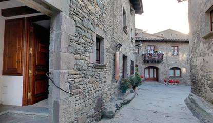 Apartamento para 6 personas, con vistas y jardín en Osona