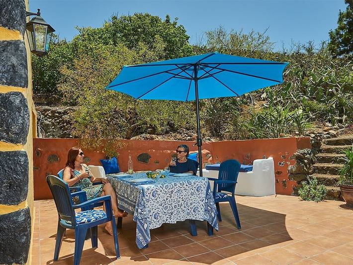 Chalet para 3 personas, con terraza además de piscina y jardín en La Palma - 4