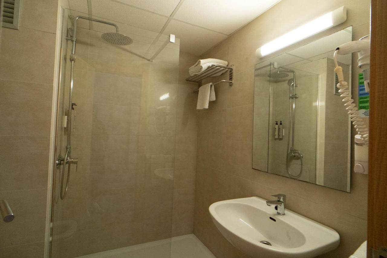 Sunside Ibiza Studios - Only Adults in Ocean Beach Ibiza, Sant Antoni de Portmany