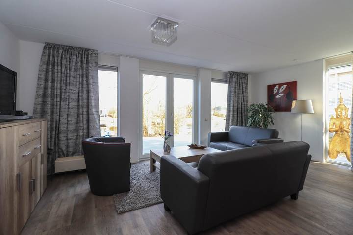 Beach Resort Makkum — Schakel Deluxe met Sauna - 6 personen in Makkum, Lake Ijssel