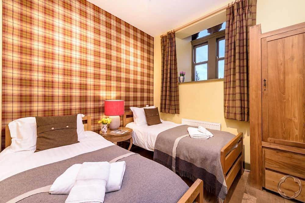 Ganze Wohnung, Highland Club Direct Property - Ferienwohnung Talisker im Kloster am Loch Ness - Wlan - Pool in Fort Augustus, Highlands