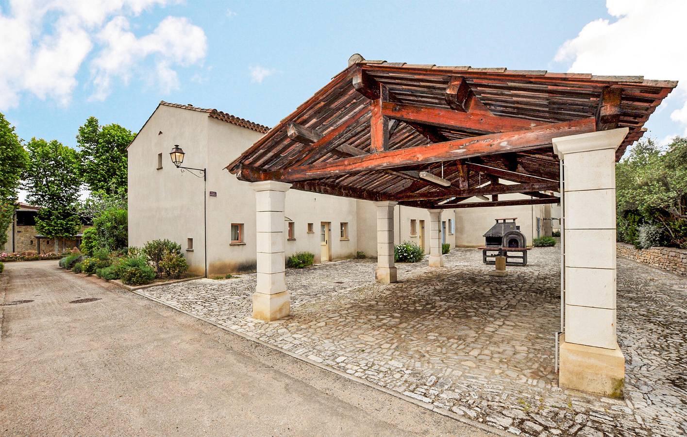 Appartement de vacances élégant avec piscine et jardin, 2.5km de Tournissan in Saint-Laurent-de-la-Cabrerisse, Région de Narbonne