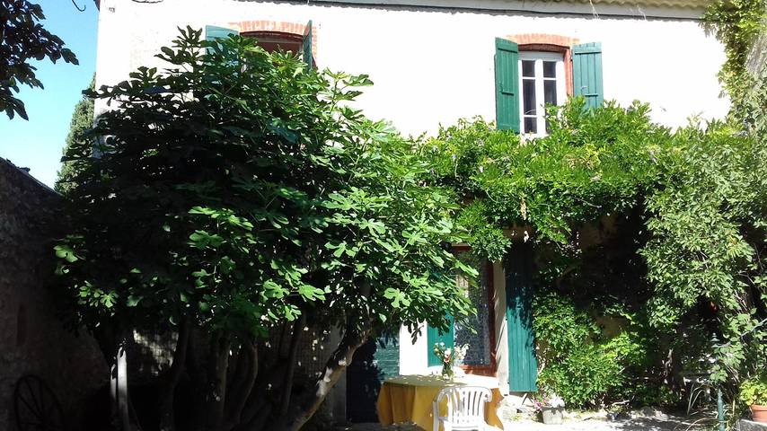 Gîte pour 5 personnes, avec jardin et piscine - 1