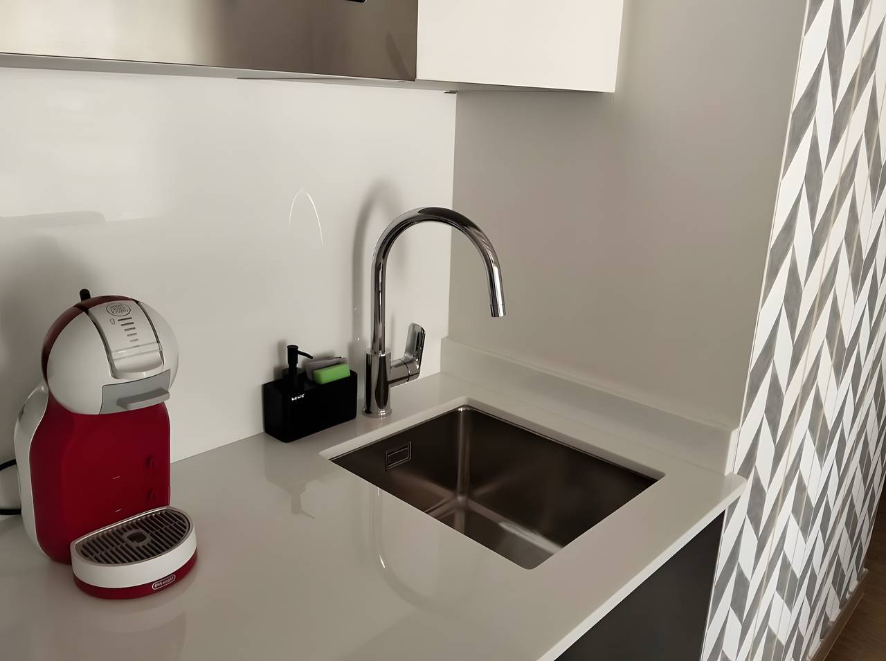 Modernes Apartment mit Bergblick, privater Terrasse und Wlan in Parres, Provincia de Asturias