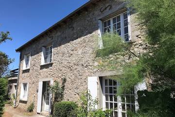 Agriturismo pour 7 personnes, avec piscine ainsi que jardin et terrasse dans Lunac