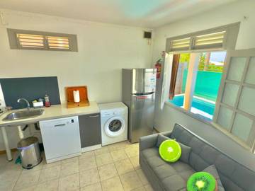 Gîte pour 2 personnes, avec terrasse et piscine, animaux acceptés à Le Lamentin