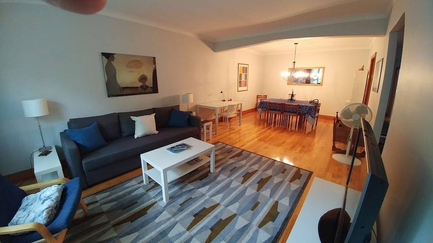 Appartement de vacances pour 6 personnes, avec balcon et piscine