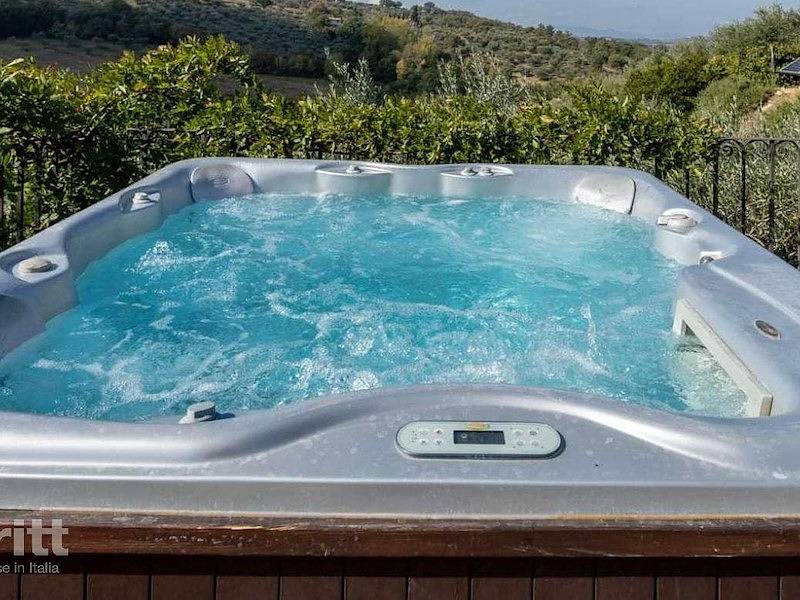 Tritt — Casa vacanze per due persone con piscina a Paciano in Paciano, Perugia e dintorni