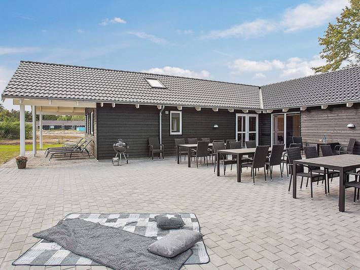 24 Personen Ferienhaus in Frederiksværk in Asserbo, Hovedstaden