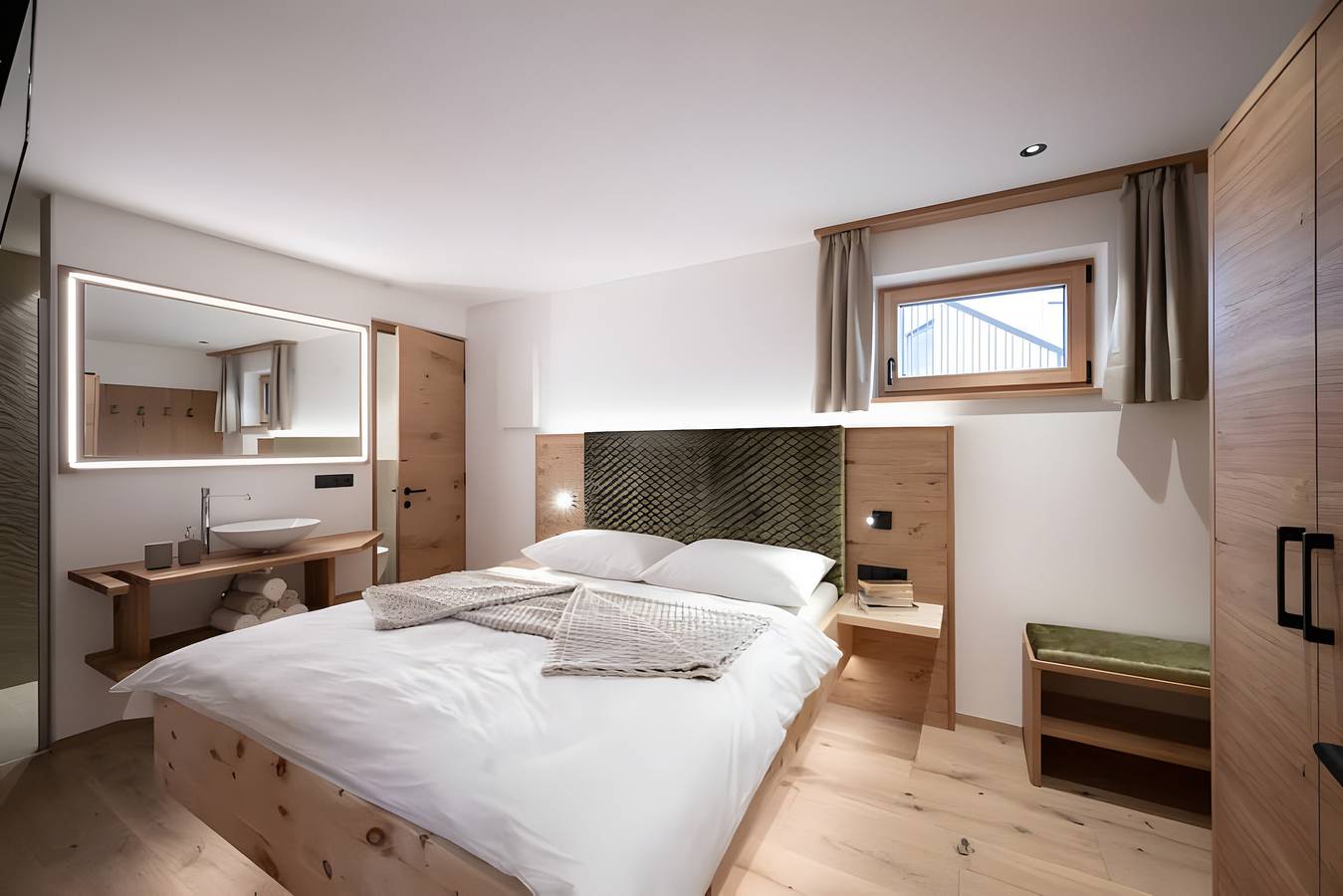 Ganze Wohnung, Apartment 'Serenum' mit Bergblick, Balkon und Wlan in Aldein, Südtirol