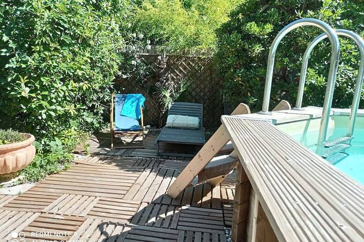 Remise rénovée avec charme, piscine et jardin bucolique au pied du Lubéron in Cheval-Blanc, Parc naturel régional du Luberon