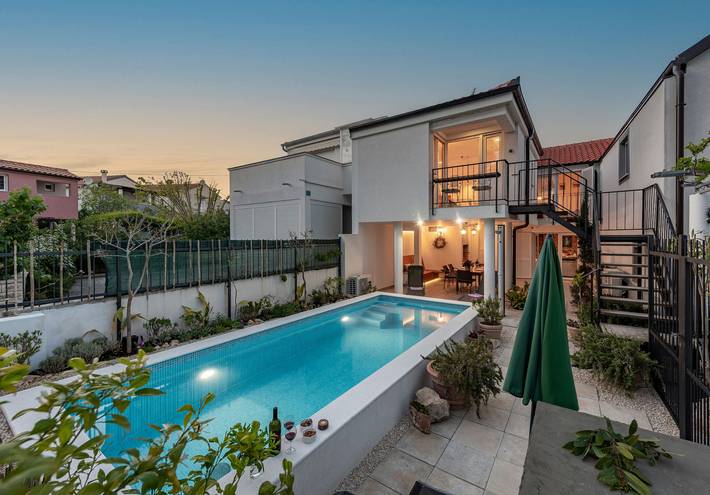 Villa pour 4 personnes, avec jardin et balcon à Nin - 2