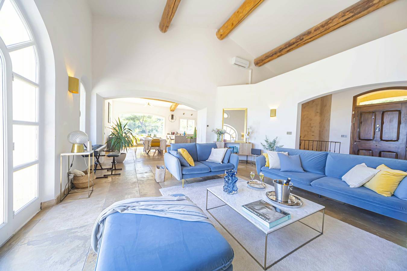 Provençal bastide with views of Sainte-Victoire in Le Tholonet, Aix-en-Provence region