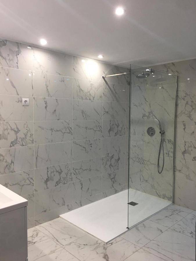 Queen Room with Spa Bath in Brue-Auriac, Région de Brignoles