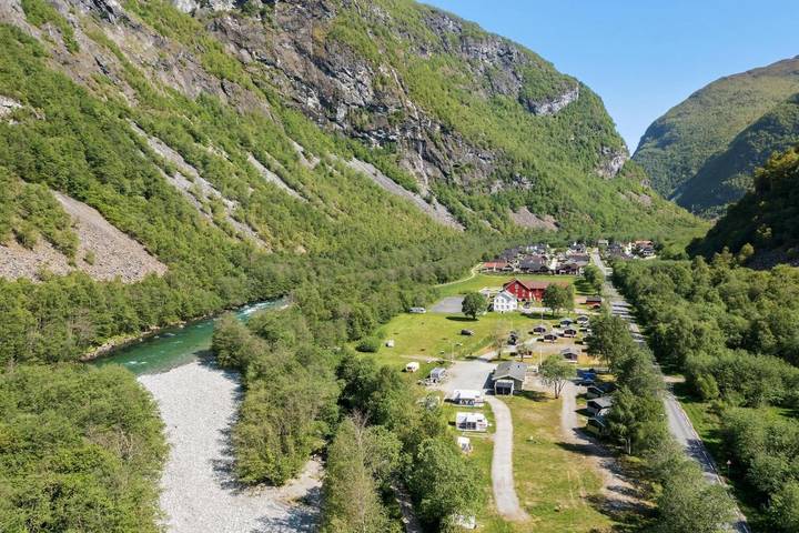 Camping for 3 personer, med Balkong og Terrasse i tillegg til Utsikt i Sogn og Fjordane