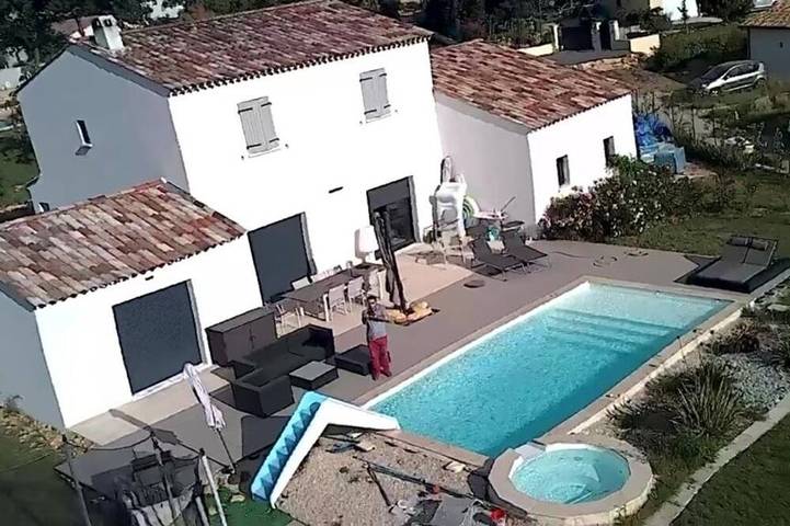 Villa pour 9 personnes, animaux acceptés à Roquefort-les-Pins