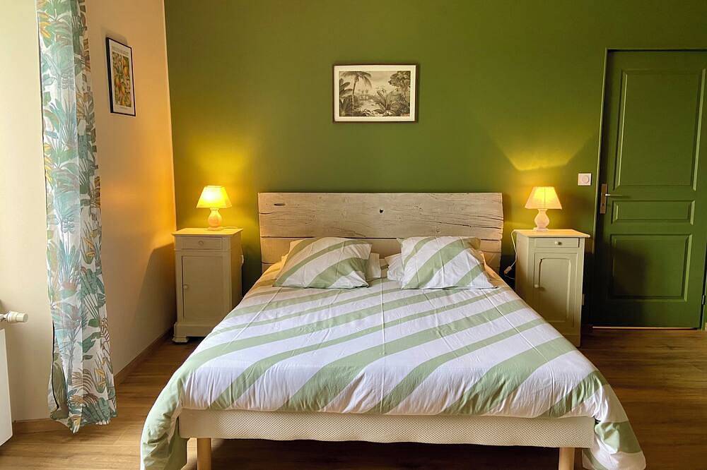 Maison de campagne,  4 étoiles, avec piscine, proche de St cirq Lapopie in Cénevières, Quercy