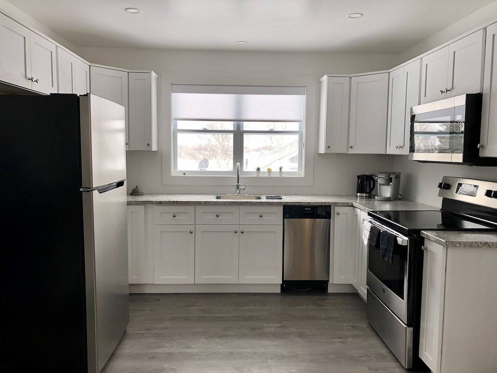 Eagle's Nest Loft- 1 bdrm lakeside apartment nestled up high in the trees. in Kings County (Kanada)