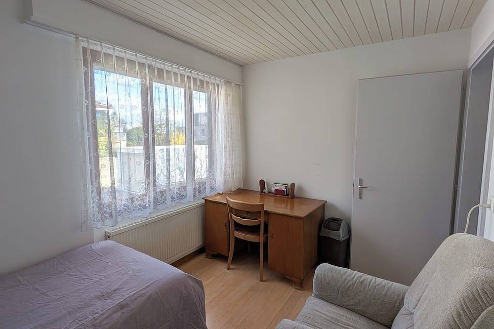 Charming Renovated Villa with Lush Garden & Hot Tub , La Neuveville, Switzerland in La Neuveville, Naturpark Chasseral