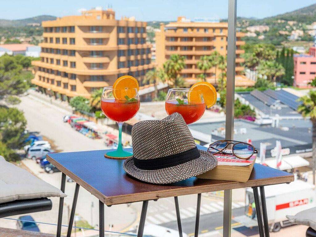 A | Cala Millor Beach Apartments in Cala Millor, Sant Llorenç des Cardassar