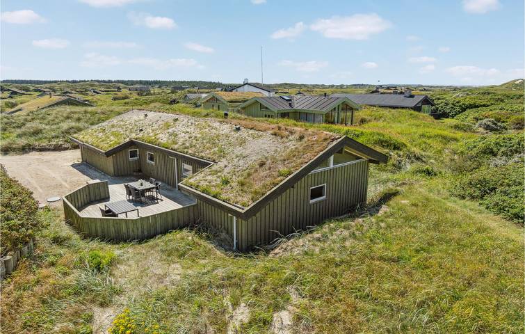 Ferienhaus für 10 Personen, mit Terrasse und Whirlpool sowie Pool und Sauna in Blokhus
