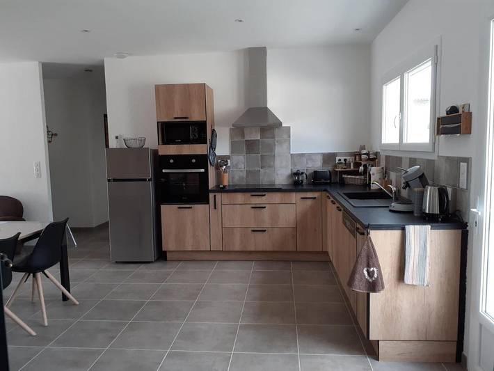 Location de vacances pour 6 personnes, avec piscine ainsi que vue et jardin à Ruoms - 2