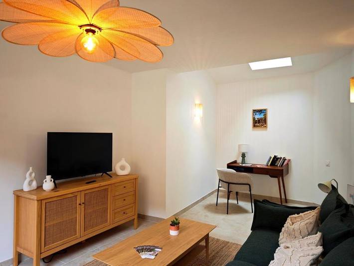 Location de vacances pour 4 personnes, avec vue et jardin à Cournanel - 2