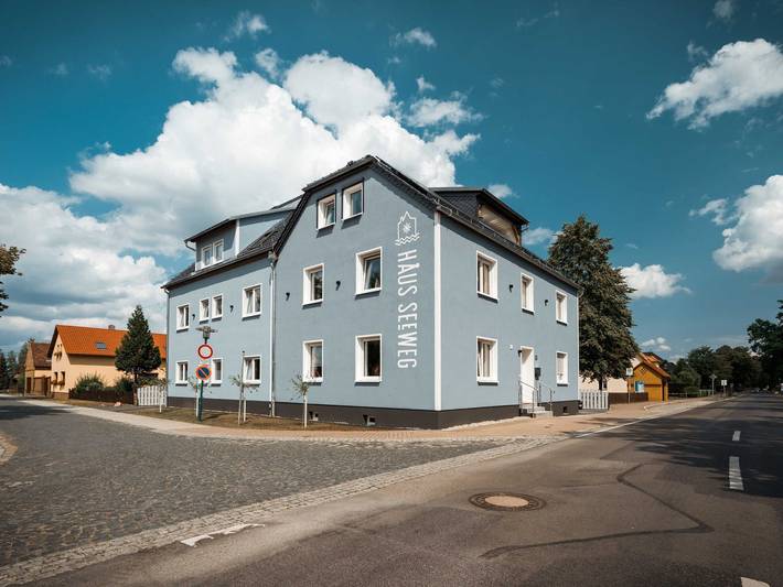 Ferienwohnung für 4 Personen, mit Balkon und Terrasse sowie Garten und Seeblick in Geierswalde