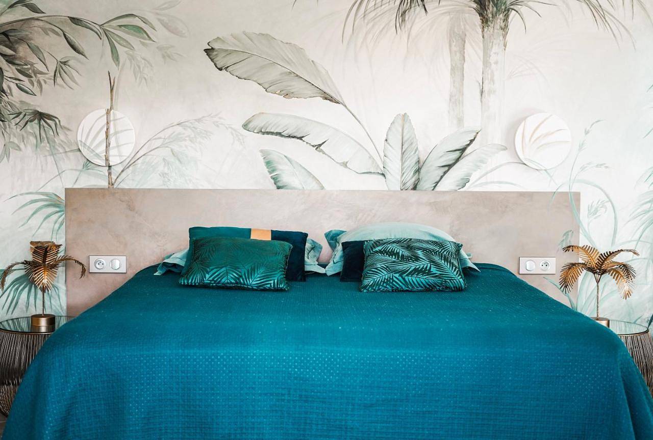 La Villa Nais Padel&Piscine -Suites & Appartements in Bormes-les-Mimosas, Parc national de Port-Cros