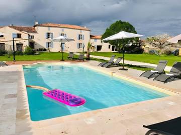 Maison De Vacances pour 6 Personnes dans Vergné, Région de Saint-Jean-d'Angély, Photo 1