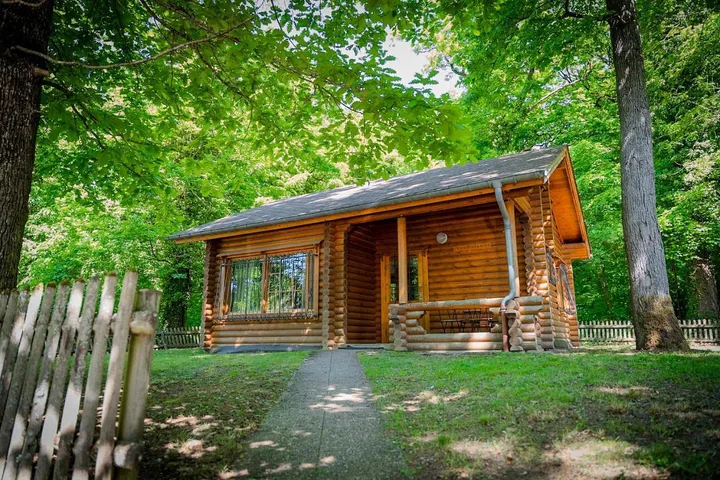 Chalet pour 4 personnes, avec terrasse et jardin - 1