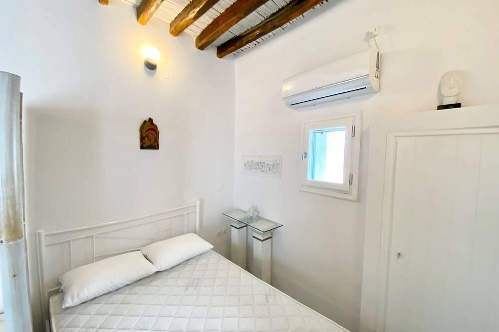 Cyclops House In Chora, Serifos in Cicladi