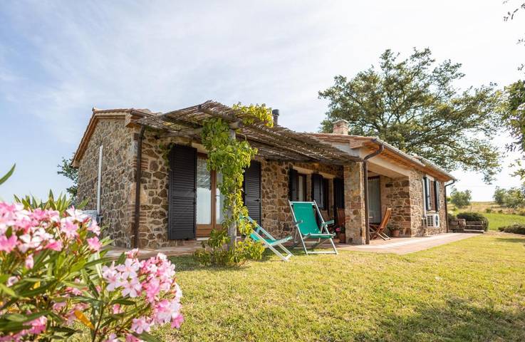 Agriturismo per 4 persone, con Terrazza e Giardino nonché Panorama a Semproniano