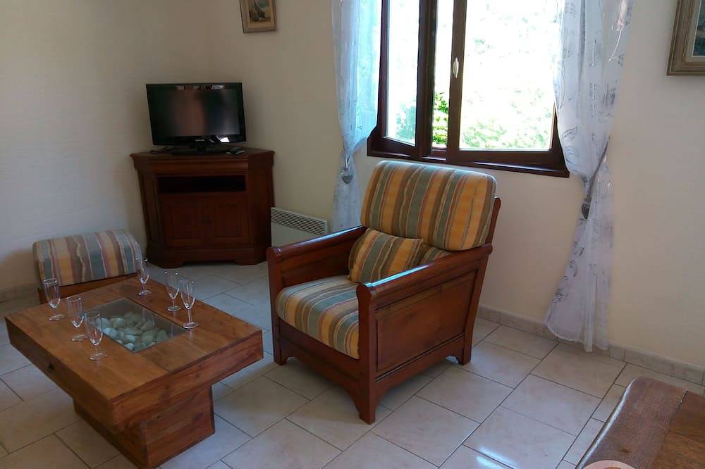 The Pruniers Of The Cipiere and these 2 hectares..Immersion total with the nature in Peyzac-le-Moustier, Périgord Noir