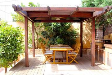 Gîte pour 2 personnes, avec jardin et piscine dans Anavissos