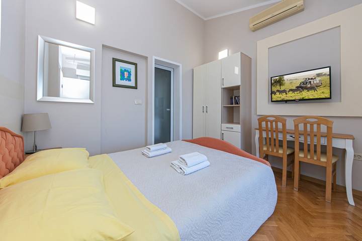 Ferienwohnung für 2 Personen, mit Terrasse an der Makarska Riviera - 4