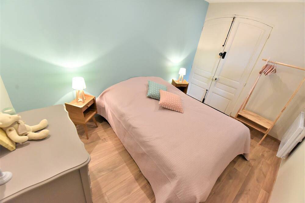 Appartement entier, Le 57 by Sparnapart in Épernay, Marne