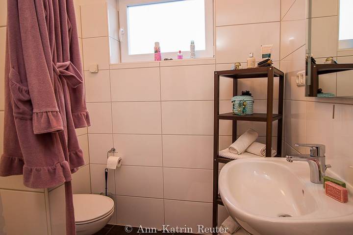 Ganze Wohnung, Haus Möwe - Ferienwohnung 1 "Sturmmöwe" in Lietzow, Bergen auf Rügen und Umgebung