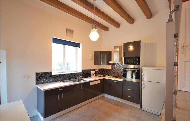 Geräumiges Apartment mit Pool, Parkplatz und WiFi - 2,5km nach Aubas in Aubas, Périgord Noir