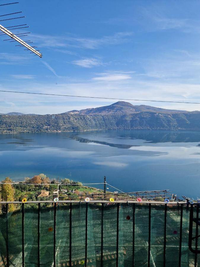 Appartamento per 3 persone, con balcone e panorama nonché vista lago a Castel Gandolfo
