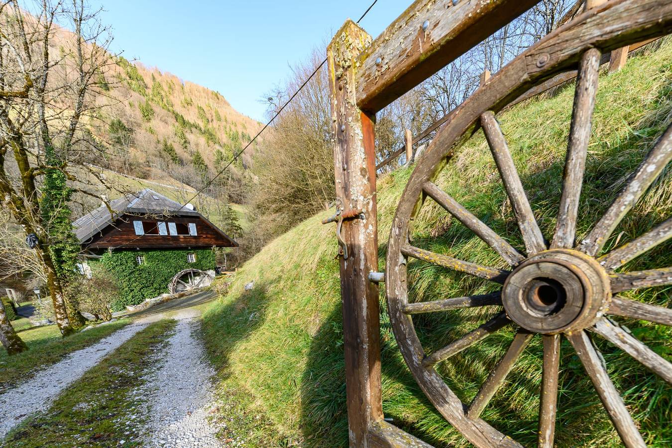 Le Moulin de Dingy - House with 6 bedrooms & swimmingpool 20 mn from Annecy in Dingy-Saint-Clair, Región de Annecy