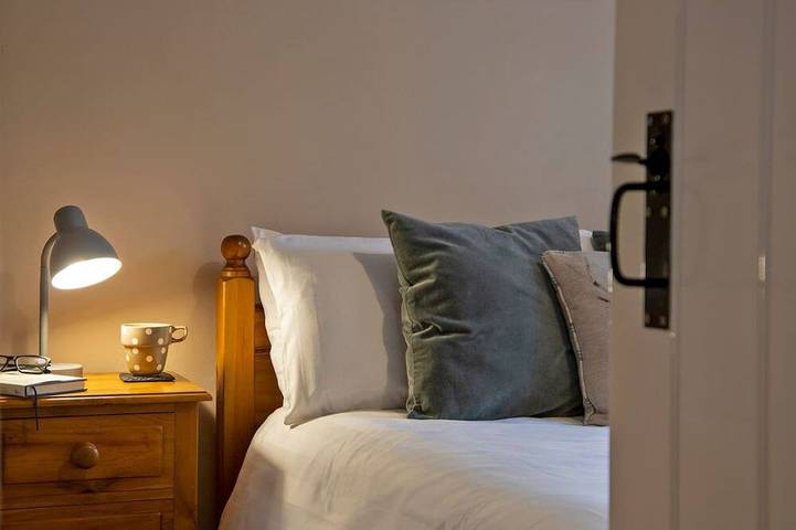 Dove Cottage - Central and Cosy in Hartington, Derbyshire