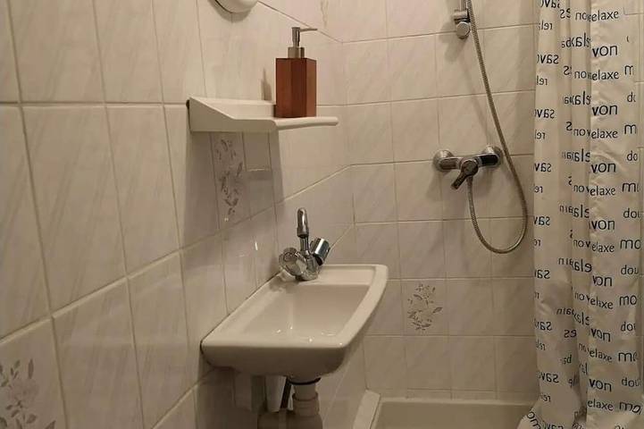 Location de vacances pour 6 personnes, avec jacuzzi et piscine à Riorges - 4