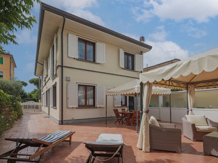 Ferienhaus für 6 Personen, mit Terrasse und Garten in Lido di Camaiore