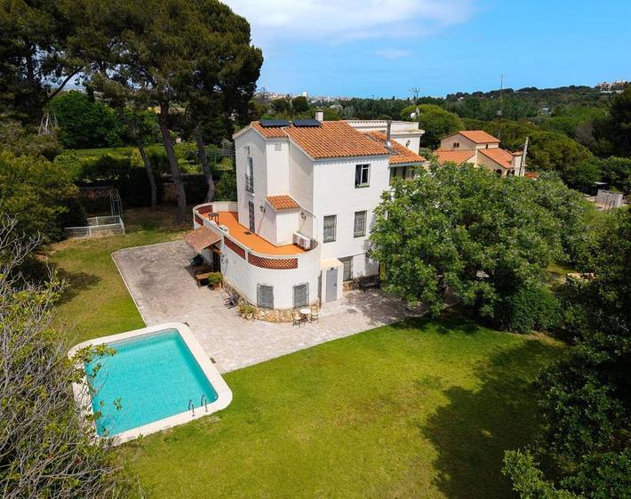 Casa de huéspuedes para 4 personas, con piscina además de vistas y jardín en Costa Dorada